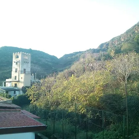 Relax Near The Old Town Center Of Lipari Appartement